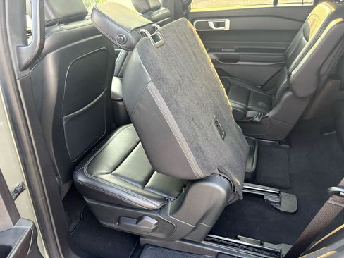 Used 2020 Ford Explorer XLT w/ Equipment Group 202A AWD/4WD image 41