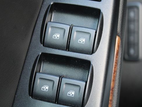 Used 2019 Chevrolet Suburban Premier w/ Premier Plus Edition image 15