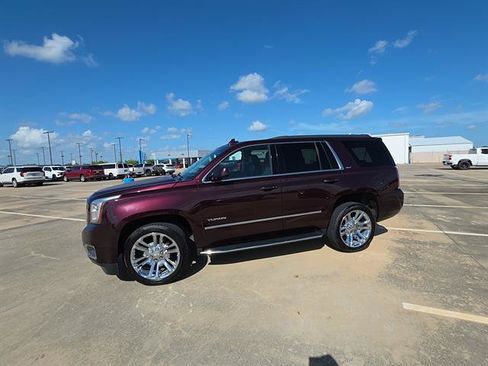 Used 2017 GMC Yukon SLT w/ Premium Edition RWD image 2
