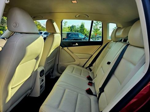 Used 2014 Volkswagen Tiguan SE FWD image 23