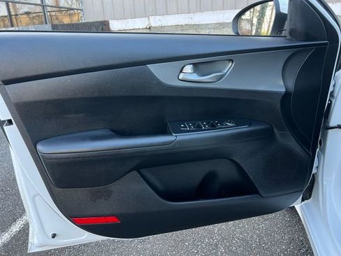 Used 2019 Kia Forte LXS image 10