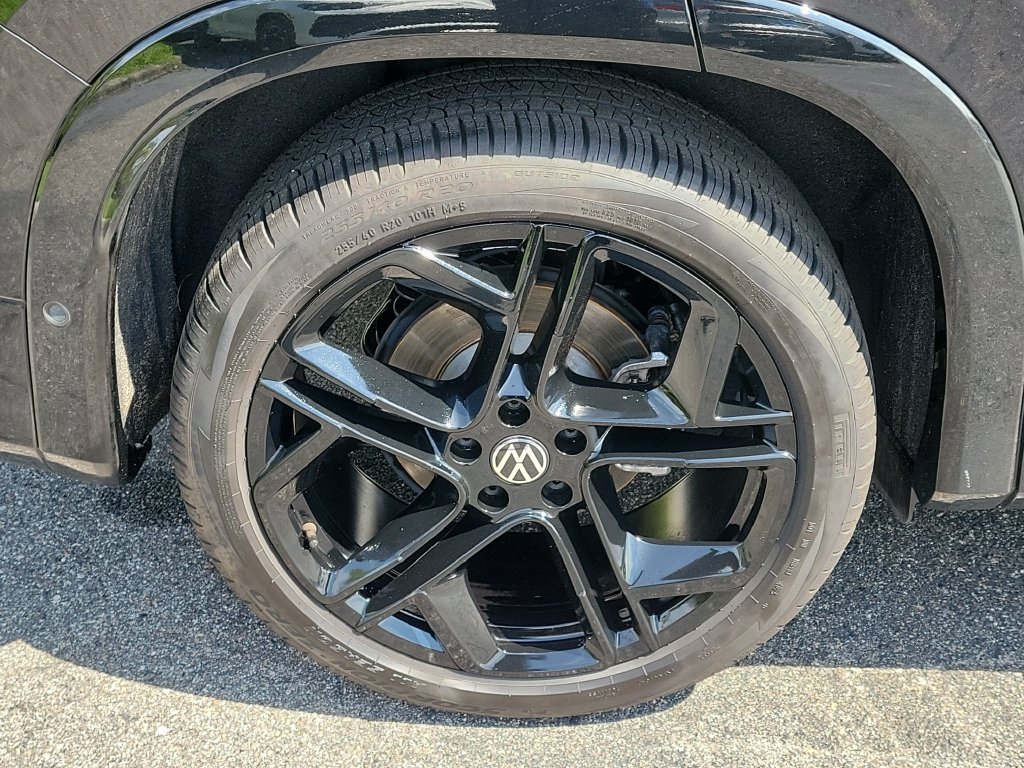 Certified 2026 Volkswagen Tiguan SE R-Line FWD image 6
