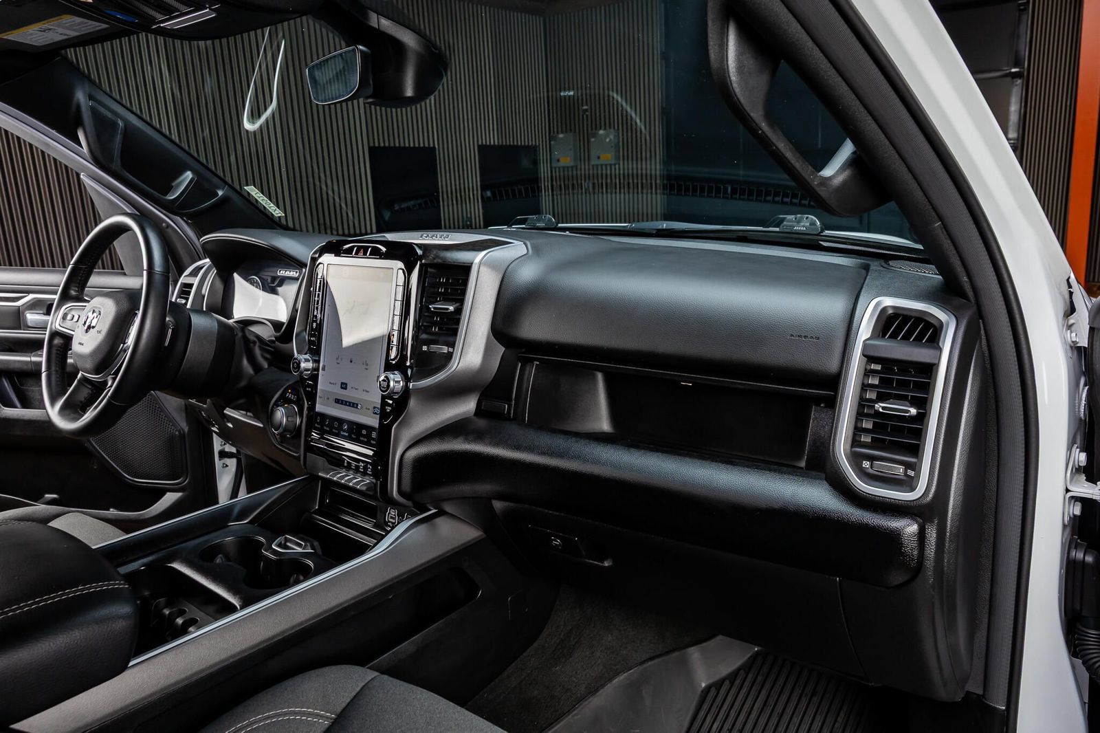 Used 2023 RAM 1500 Big Horn AWD/4WD image 17