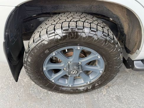 Used 2013 Toyota Land Cruiser image 7