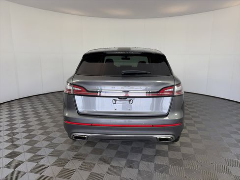 Used 2022 Lincoln Nautilus Reserve AWD/4WD image 9
