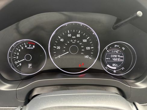 Certified 2021 Honda HR-V LX image 34