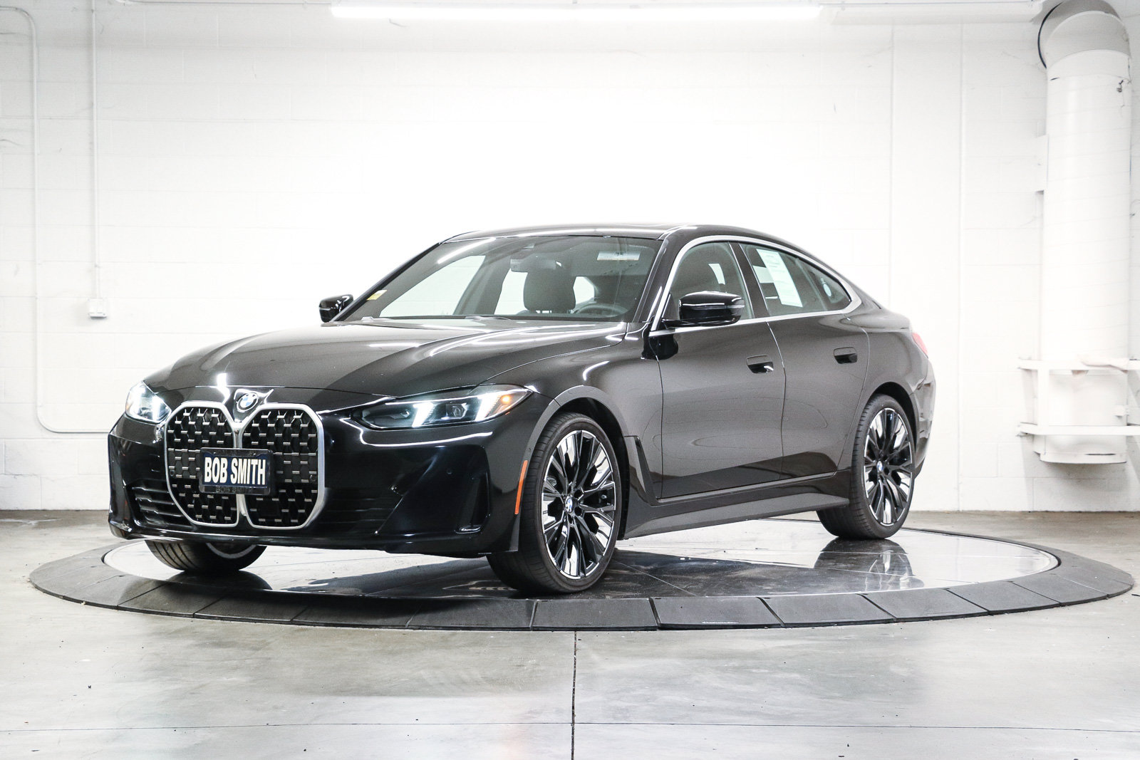 Used 2026 BMW 430i w/ Premium Package RWD image 3