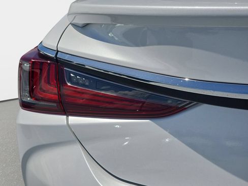 Used 2024 Lexus ES 300h w/ Technology Package FWD image 27