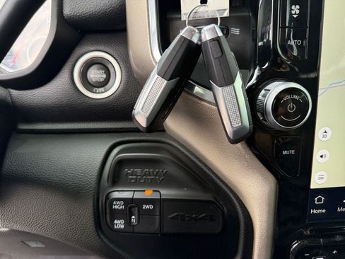 Used 2024 RAM 2500 Laramie AWD/4WD image 30