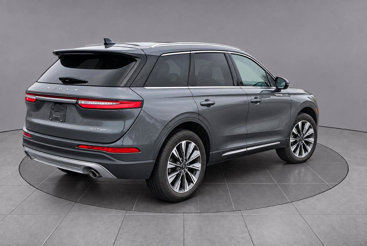 Used 2021 Lincoln Corsair Reserve w/ Elements Package AWD/4WD image 3