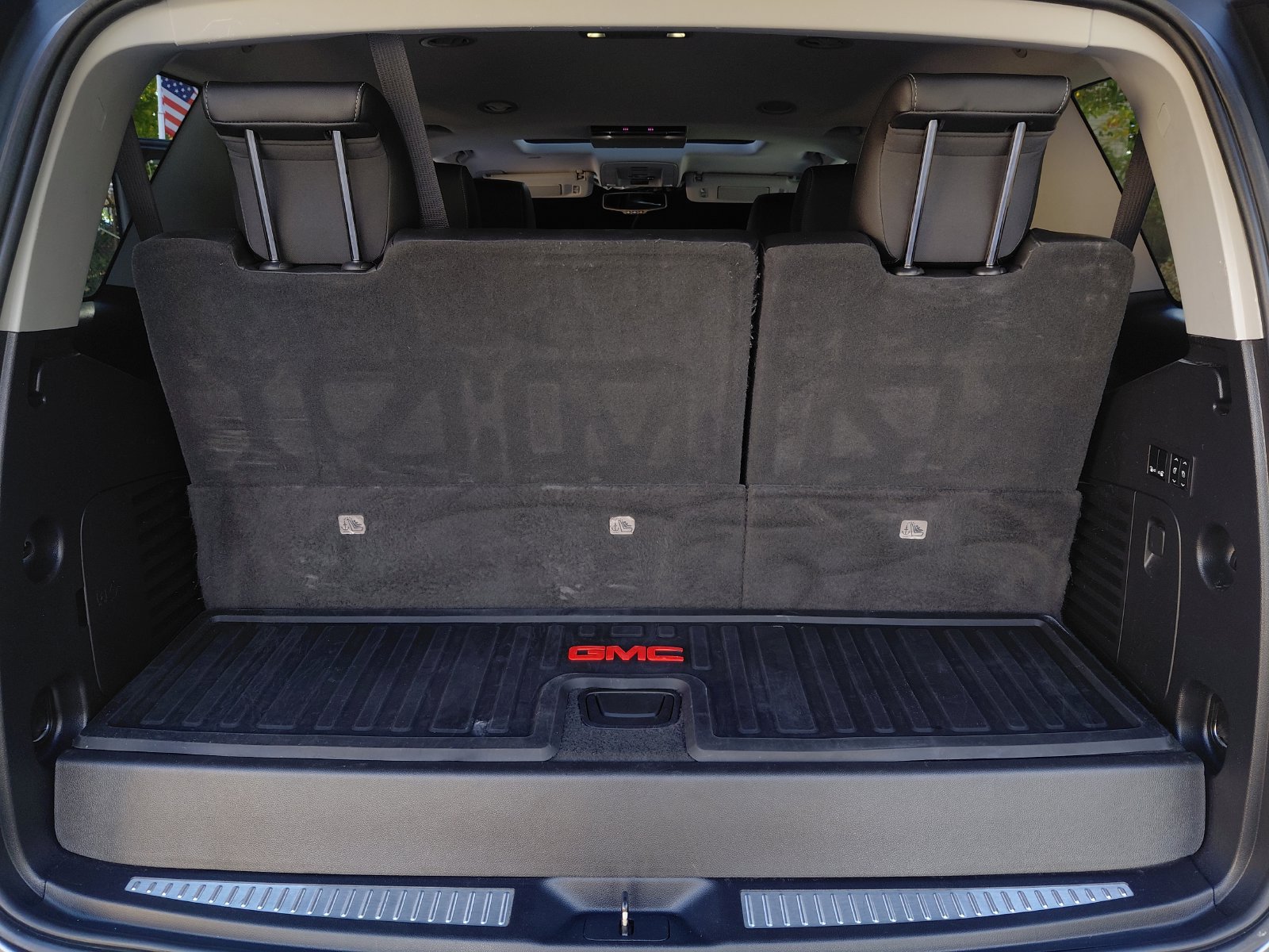 Used 2018 GMC Yukon SLT w/ Premium Edition AWD/4WD image 22