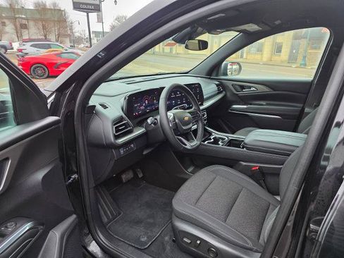 Used 2024 Chevrolet Traverse LT w/ Trailering Package image 11