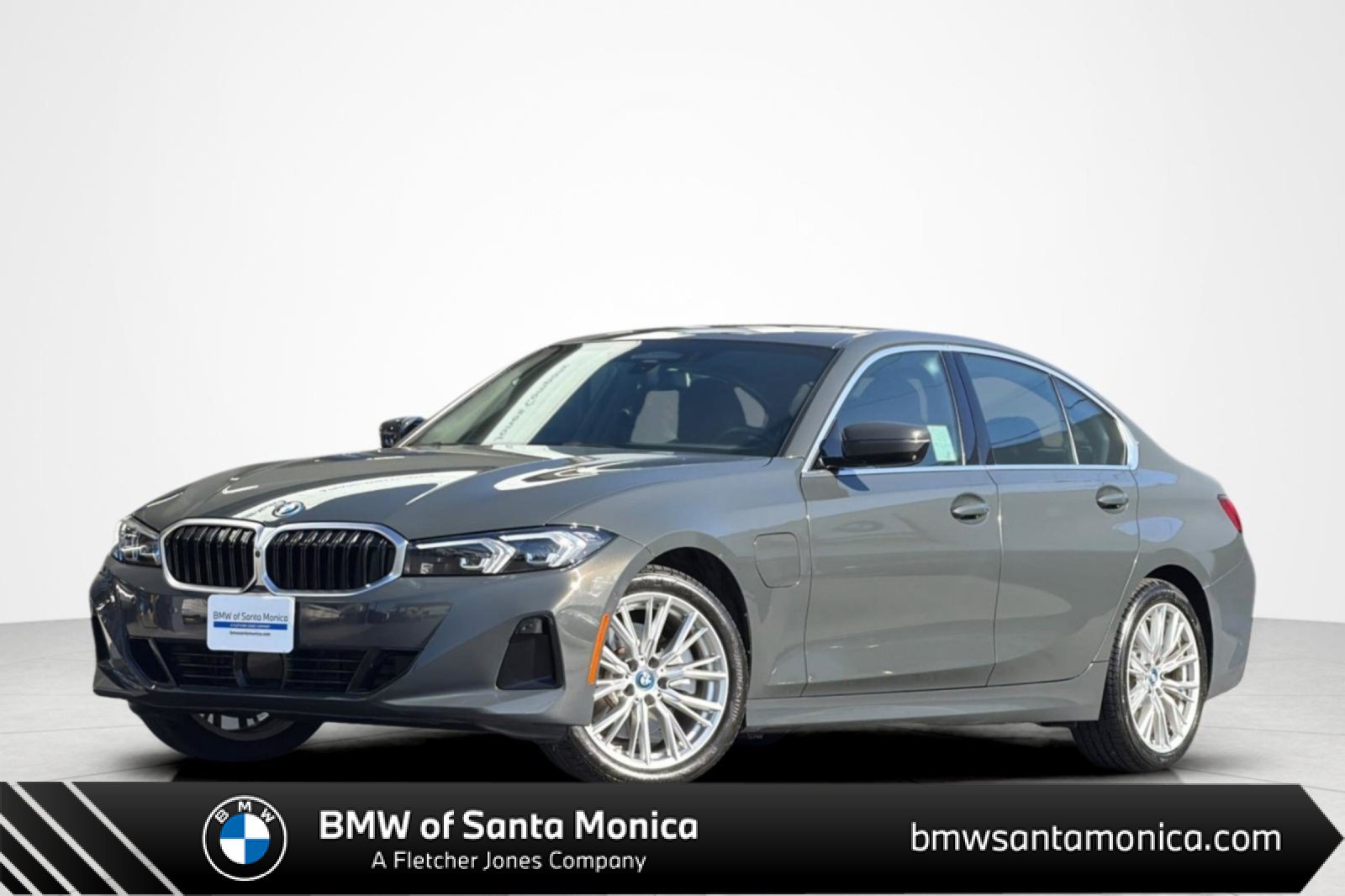 Used 2024 BMW 330e w/ Premium Package RWD image 1