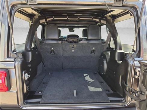 Used 2025 Jeep Wrangler Unlimited Sahara AWD/4WD image 6