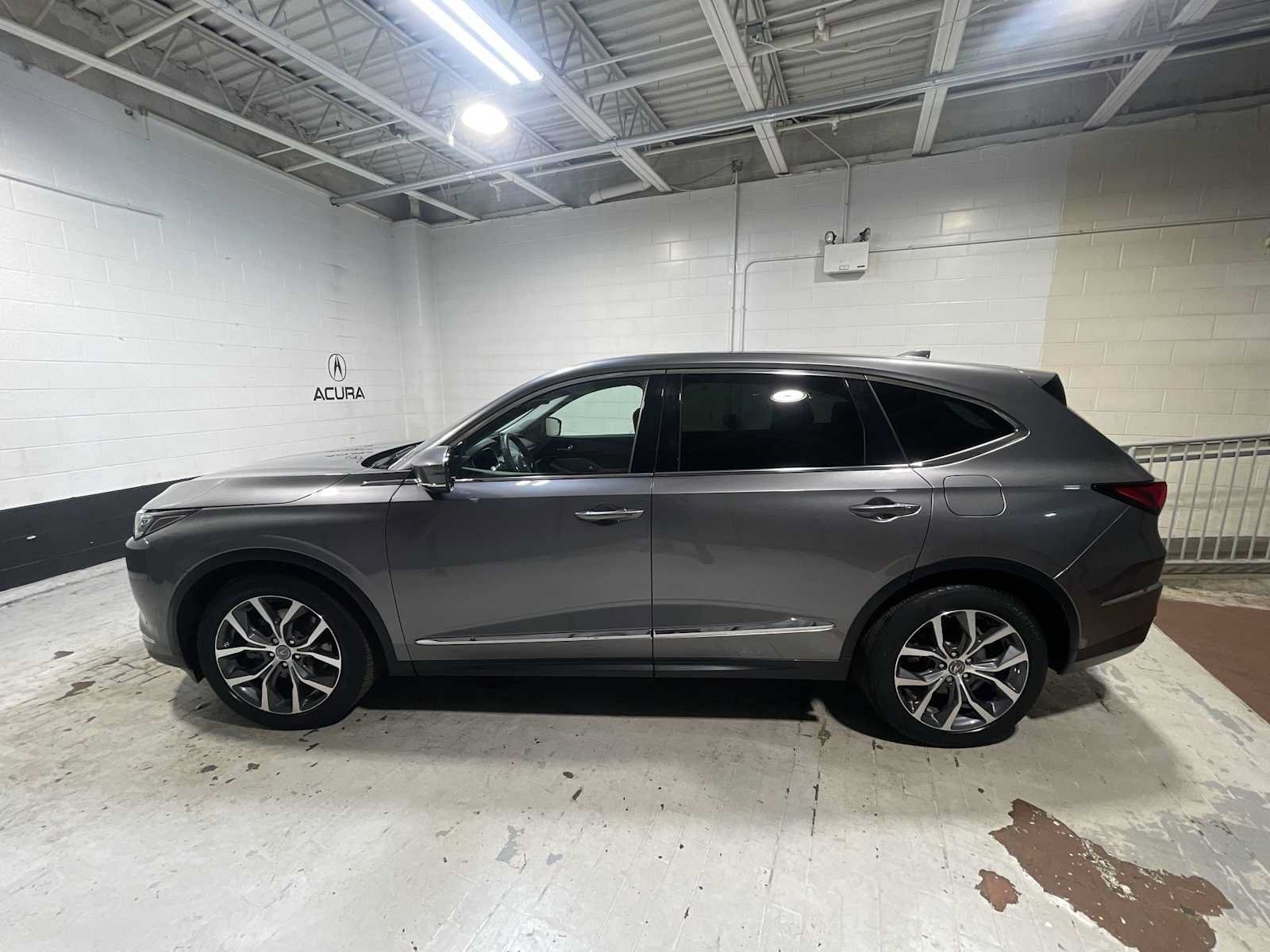 Certified 2024 Acura MDX w/ Technology Package AWD/4WD image 3