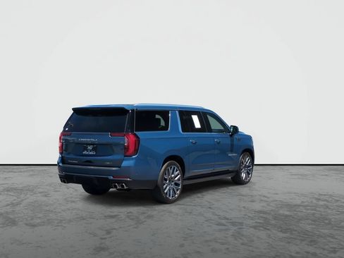 Used 2025 GMC Yukon XL Denali Ultimate AWD/4WD image 8
