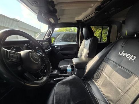 Used 2022 Jeep Gladiator Sport AWD/4WD image 9