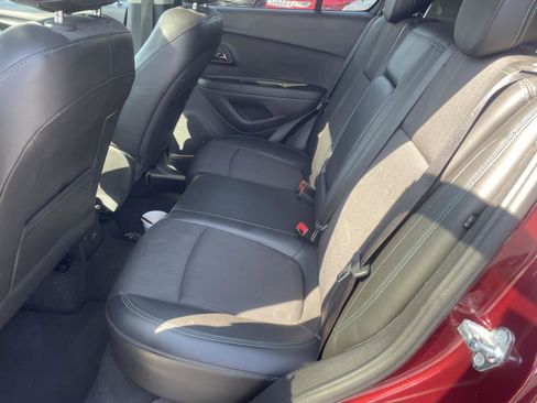 Used 2016 Chevrolet Trax LT w/ LT Sun and Sound Package FWD image 6