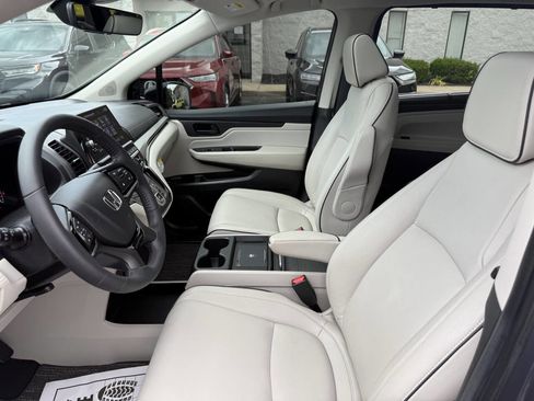 Used 2025 Honda Odyssey Touring image 16