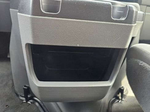 Used 2011 Ford E-350 and Econoline 350 XLT image 18