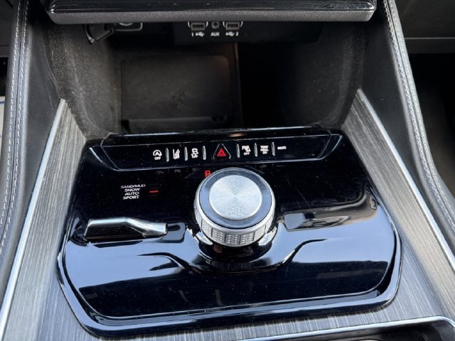 Used 2024 Jeep Wagoneer Series II w/ Flexible Seating Group AWD/4WD image 31