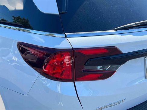 Used 2024 Honda Odyssey Sport image 9