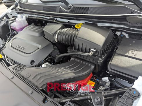 New 2026 Chrysler Pacifica Pinnacle w/ Trailer Tow Group AWD/4WD image 33