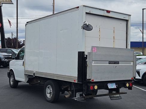 Used 2016 Chevrolet Express 3500 RWD image 4