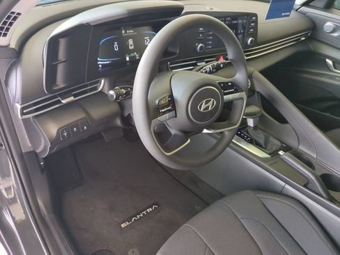 Certified 2026 Hyundai Elantra SE FWD image 7