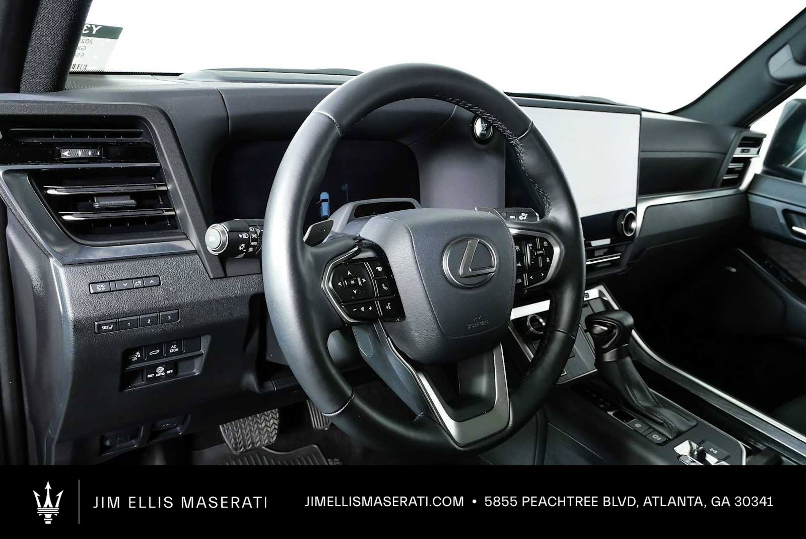 Used 2025 Lexus GX 550 w/ Accessory Package (2T) AWD/4WD image 13