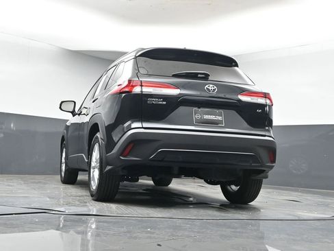 Used 2025 Toyota Corolla Cross LE image 26