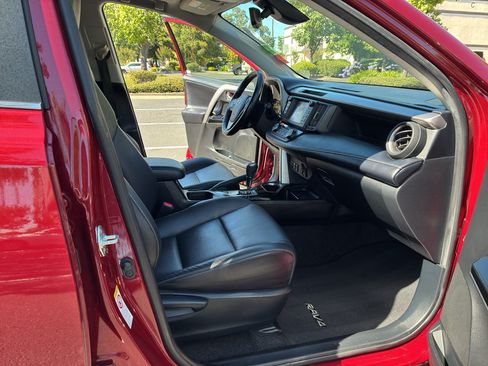 Used 2018 Toyota RAV4 Limited w/ Advanced Technology Package AWD/4WD image 52