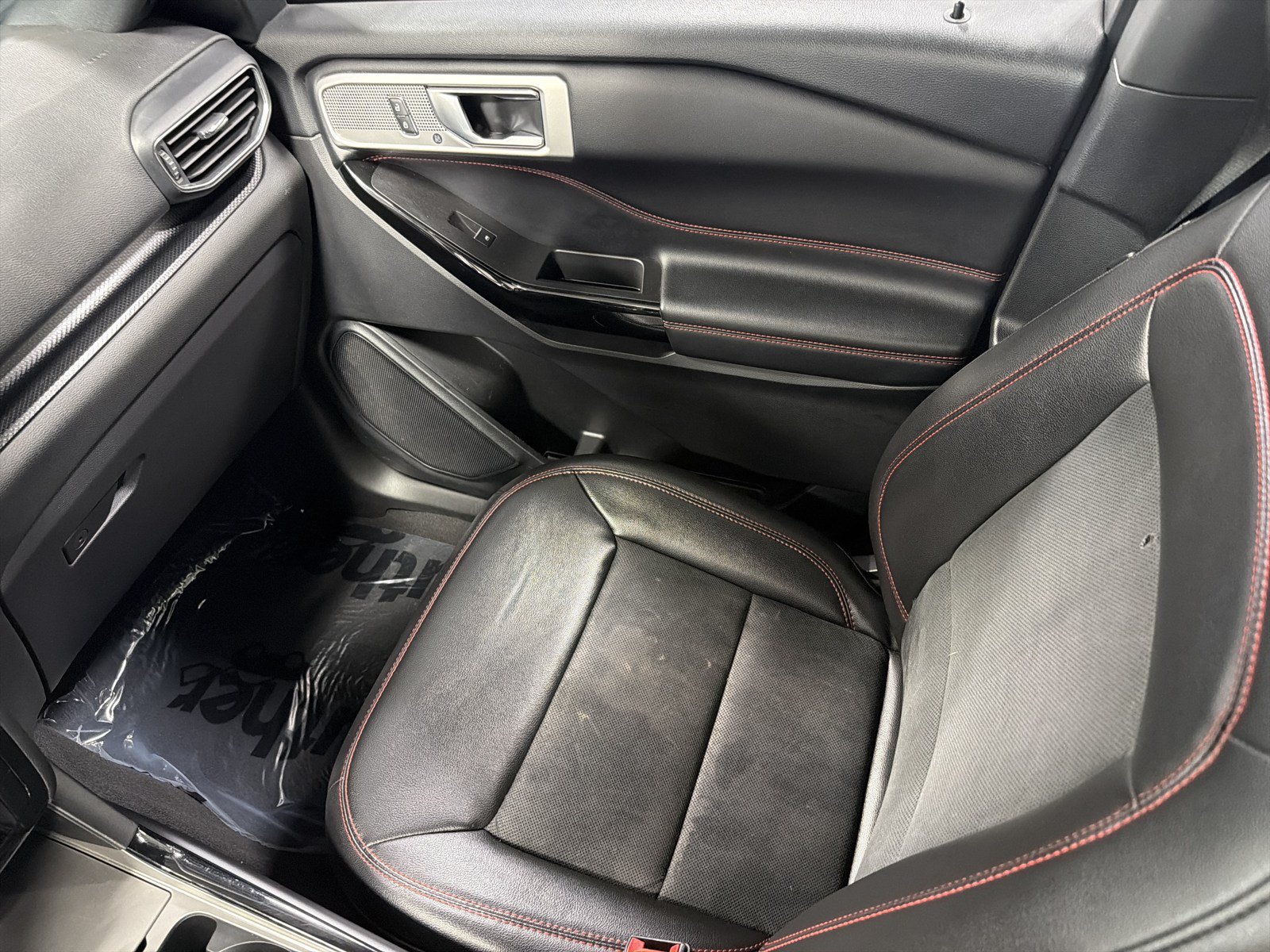 Used 2022 Ford Explorer ST-Line AWD/4WD image 17