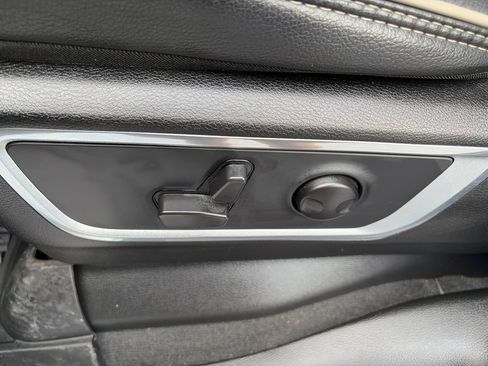 Used 2022 RAM 1500 Laramie AWD/4WD image 18