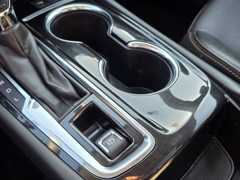 Used 2023 Chevrolet Equinox Premier image 37