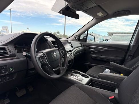 Used 2023 Honda Ridgeline Sport image 3