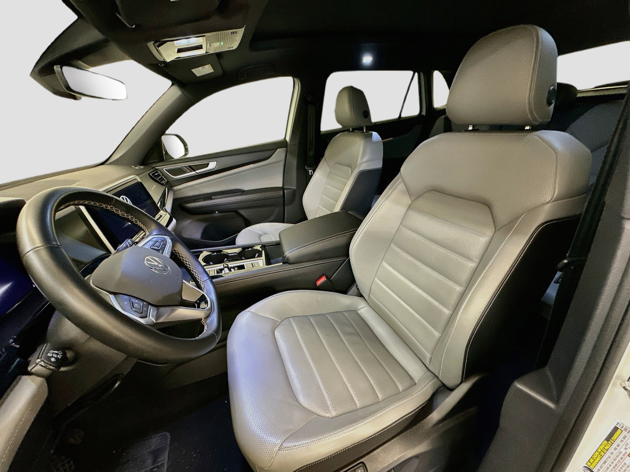Used 2025 Volkswagen Atlas Cross Sport SEL AWD/4WD image 13
