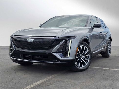 New 2024 Cadillac Lyriq Sport image 3