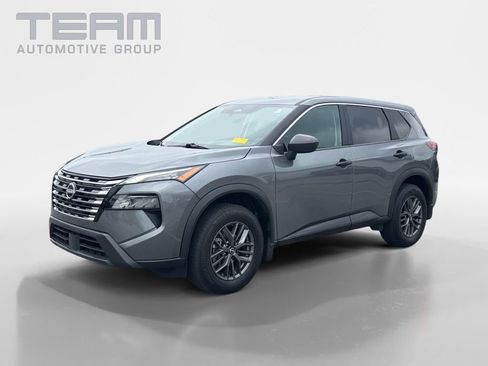 Used 2025 Nissan Rogue S FWD image 3