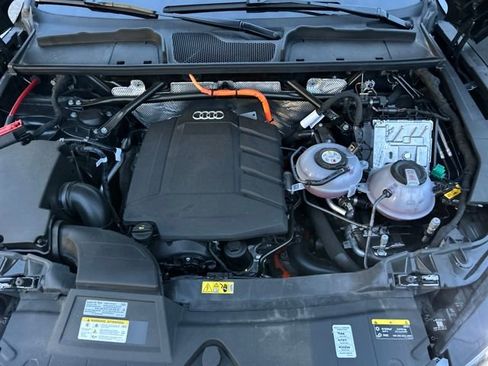 Used 2024 Audi Q5 e Premium Plus w/ Premium Plus Package image 32