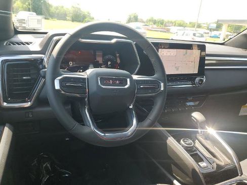 New 2025 GMC Canyon Elevation w/ Convenience Package image 19