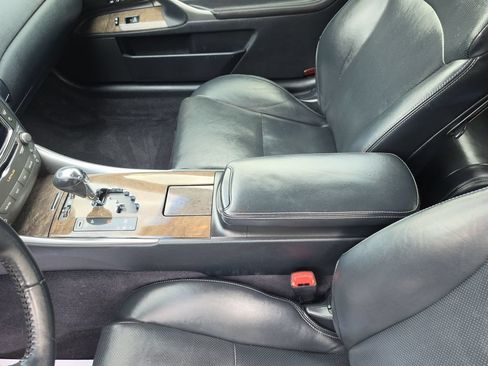 Used 2010 Lexus IS 350C w/ Luxury Pkg RWD image 24