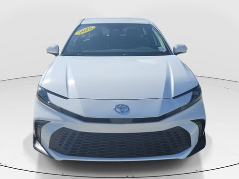 Certified 2025 Toyota Camry SE FWD image 2