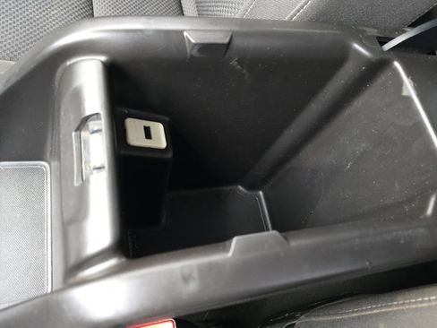 Used 2016 Chevrolet Colorado LT w/ LT Convenience Package image 30