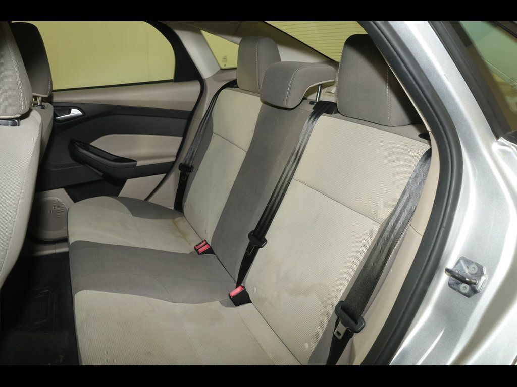 Used 2013 Ford Focus SE FWD image 13