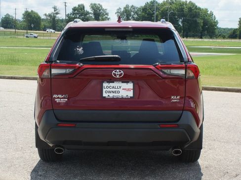 Used 2023 Toyota RAV4 XLE w/ Convenience Package AWD/4WD image 3