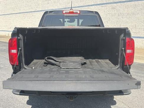 Used 2020 Chevrolet Colorado LT w/ Safety Package RWD image 18