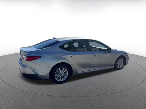 Used 2025 Toyota Camry LE image 15