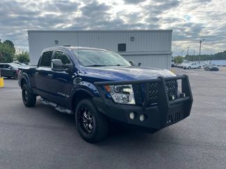 Used 2017 Nissan Titan PRO-4X w/ Pro-4x Convenience Package AWD/4WD video 1