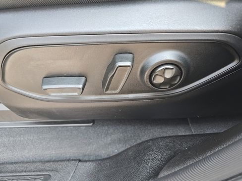 Certified 2025 Jeep Grand Cherokee Laredo X image 21